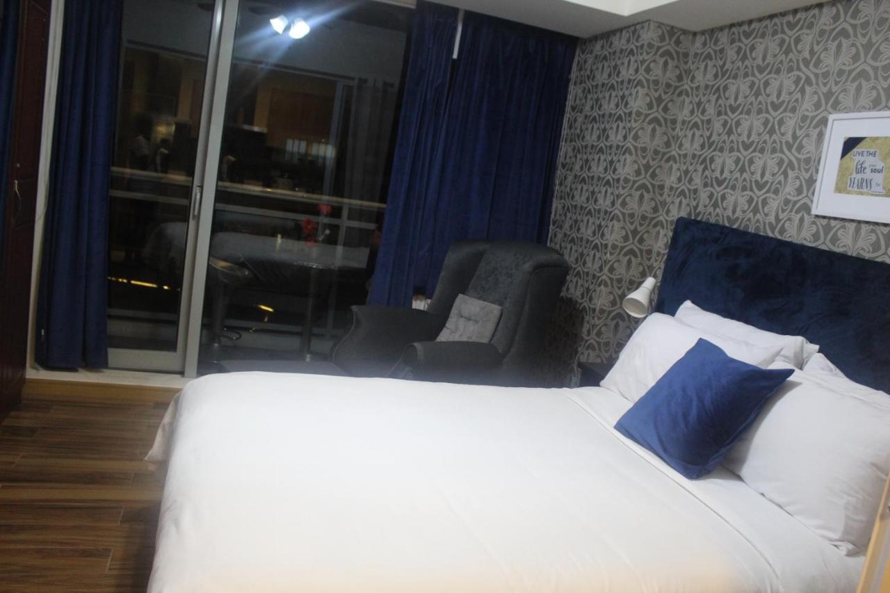 Azure Urban Resort A4 Near Airport Mall With Wavepool Paranaque City Esterno foto