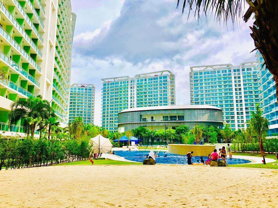 Azure Urban Resort A4 Near Airport Mall With Wavepool Paranaque City Esterno foto