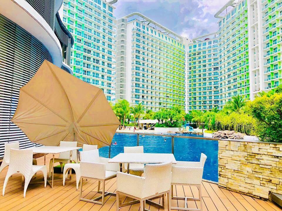 Azure Urban Resort A4 Near Airport Mall With Wavepool Paranaque City Esterno foto