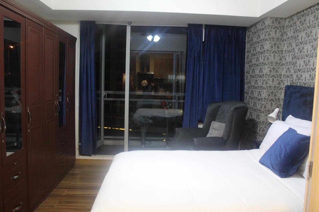 Azure Urban Resort A4 Near Airport Mall With Wavepool Paranaque City Esterno foto
