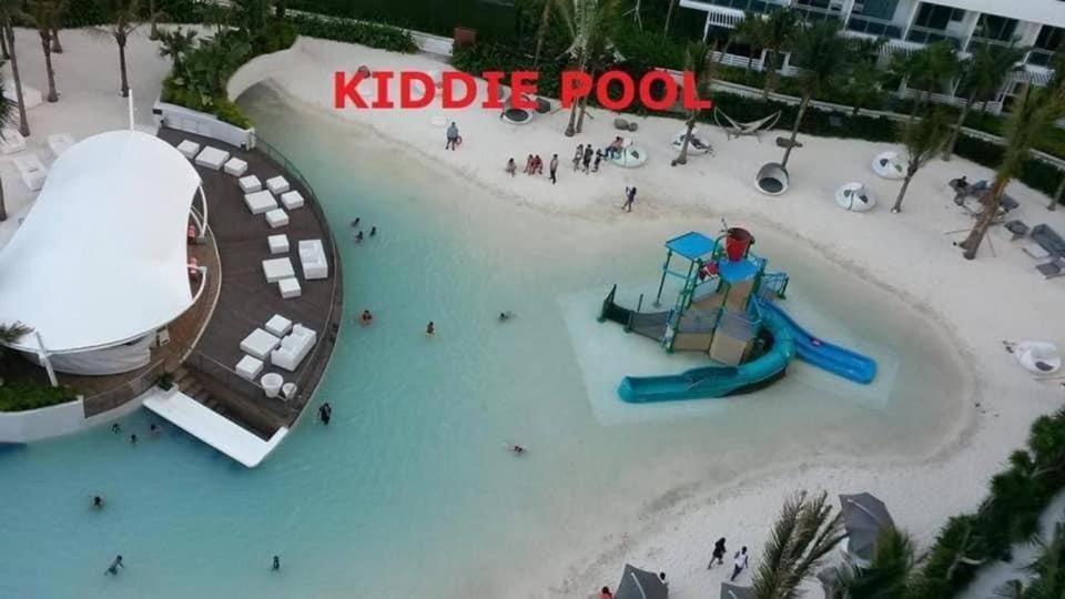 Azure Urban Resort A4 Near Airport Mall With Wavepool Paranaque City Esterno foto