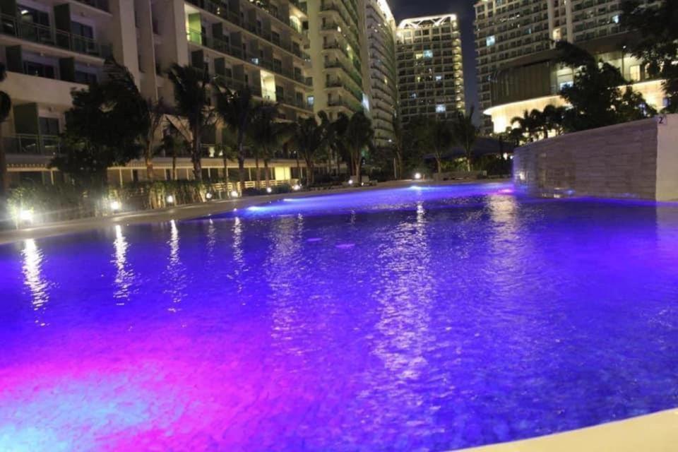 Azure Urban Resort A4 Near Airport Mall With Wavepool Paranaque City Esterno foto