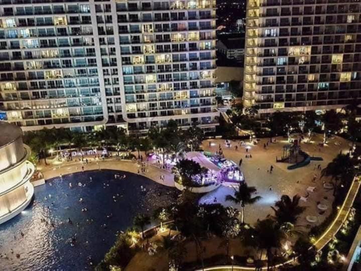 Azure Urban Resort A4 Near Airport Mall With Wavepool Paranaque City Esterno foto